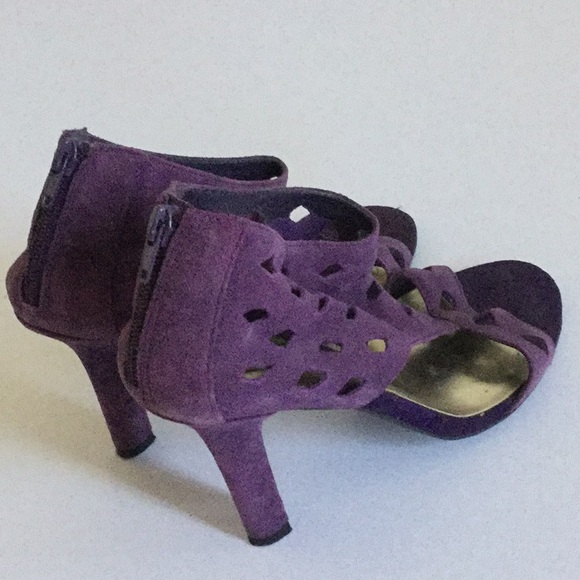 STEVE MADDEN HEELS - Picture 4 of 5